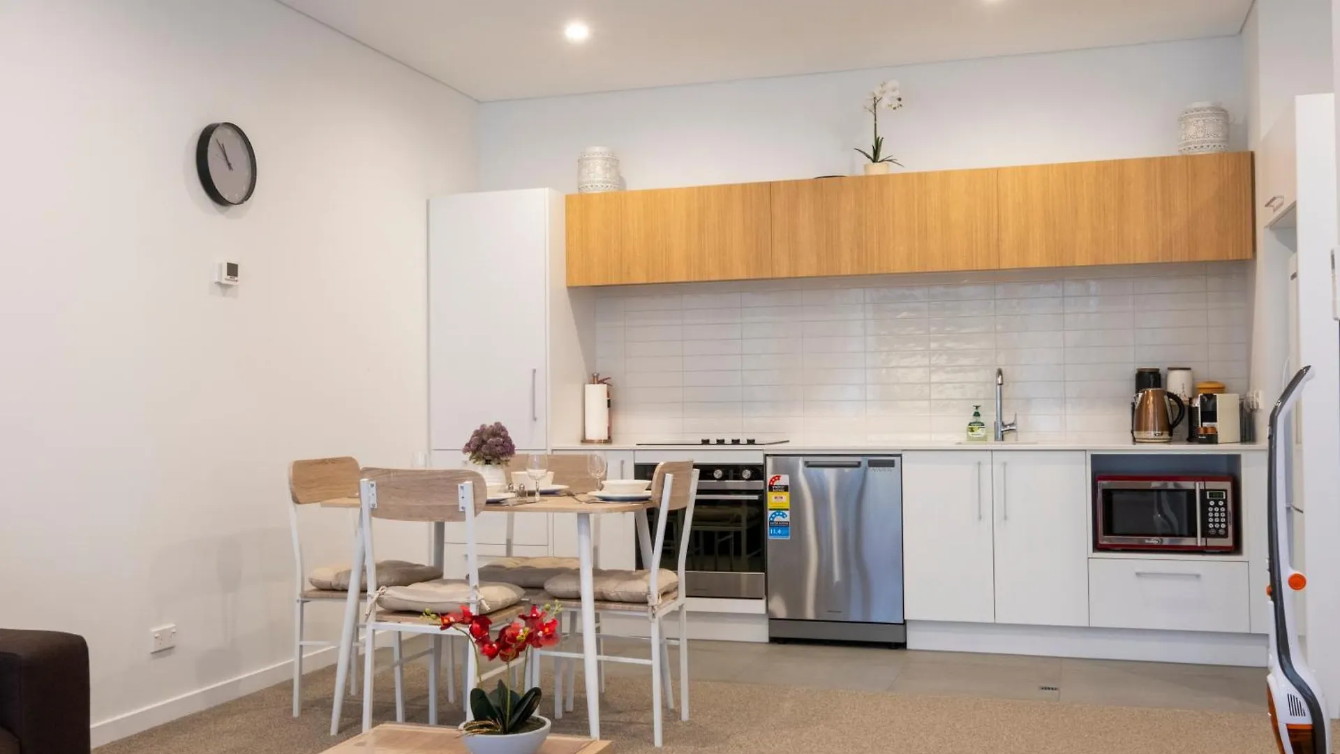 Modern, Ground Floor , Cbd, Free Parking, 2-3 Beds Apartment Christchurch