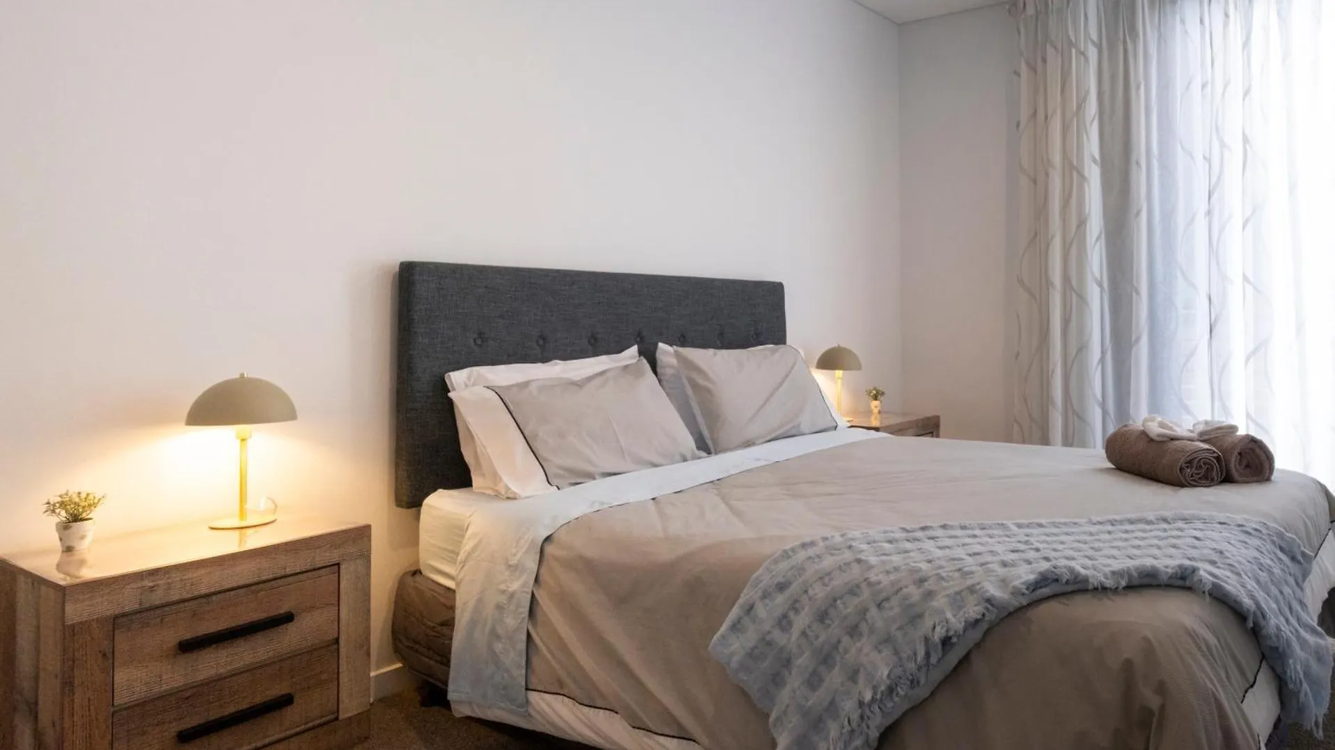 Modern, Ground Floor , Cbd, Free Parking, 2-3 Beds Lejlighed Christchurch